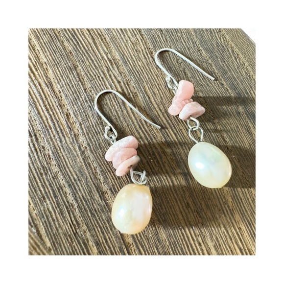 Large genuine baroque pearl and rose quartz chip sterling silver dangle earrings - Picture 5 of 10